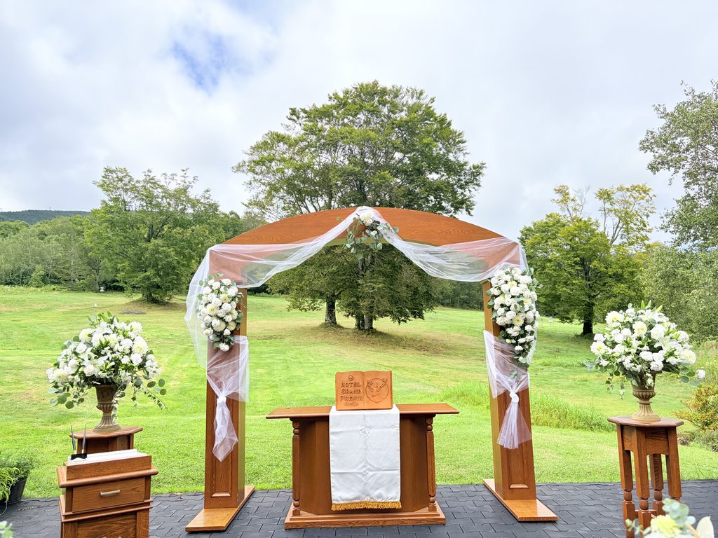 ホテルグランフェニックス奥志賀 人前式会場の祭壇装花